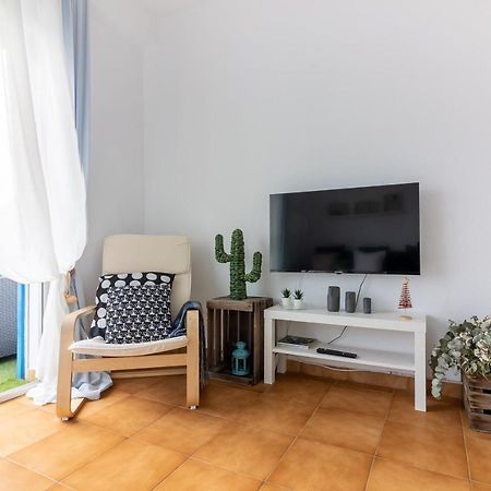 Sea & Wave Pedregalejo Beach Apartment مالقة المظهر الخارجي الصورة