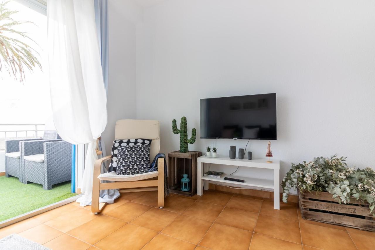 Sea & Wave Pedregalejo Beach Apartment مالقة المظهر الخارجي الصورة