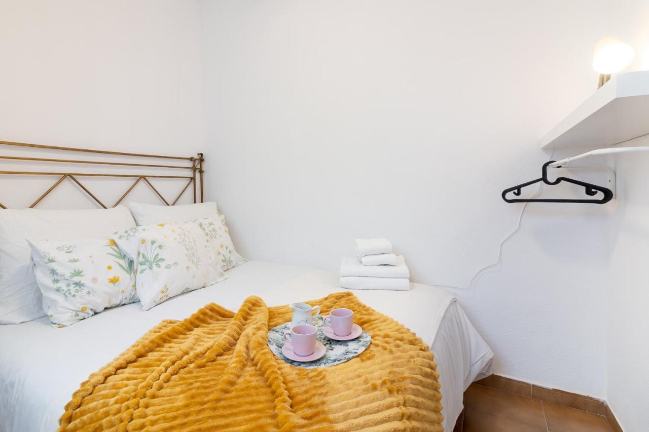 Sea & Wave Pedregalejo Beach Apartment مالقة المظهر الخارجي الصورة
