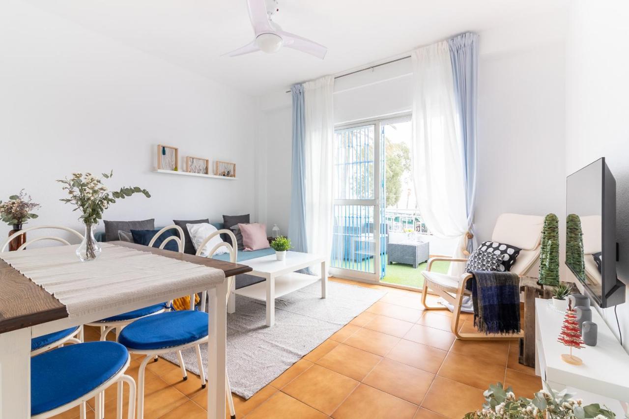 Sea & Wave Pedregalejo Beach Apartment مالقة المظهر الخارجي الصورة