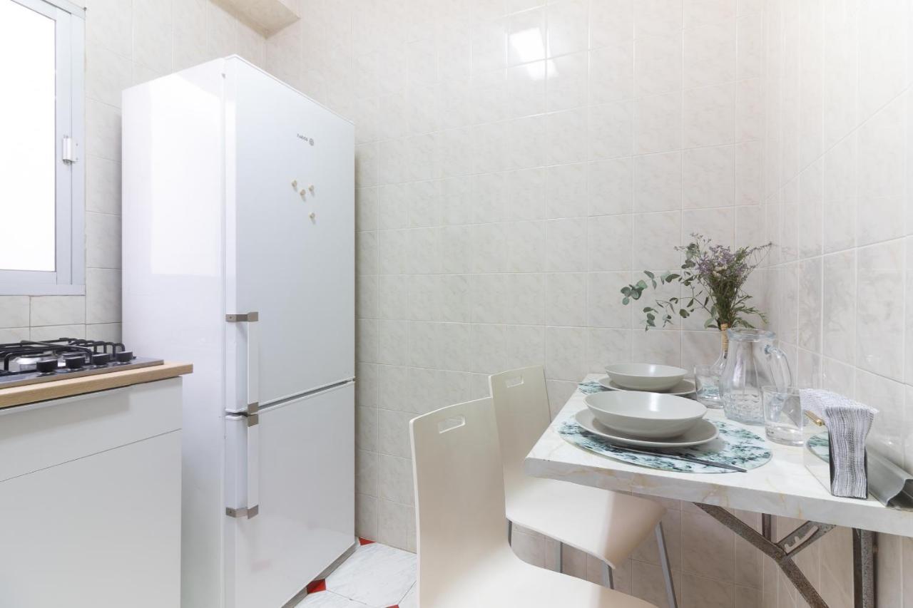 Sea & Wave Pedregalejo Beach Apartment مالقة المظهر الخارجي الصورة