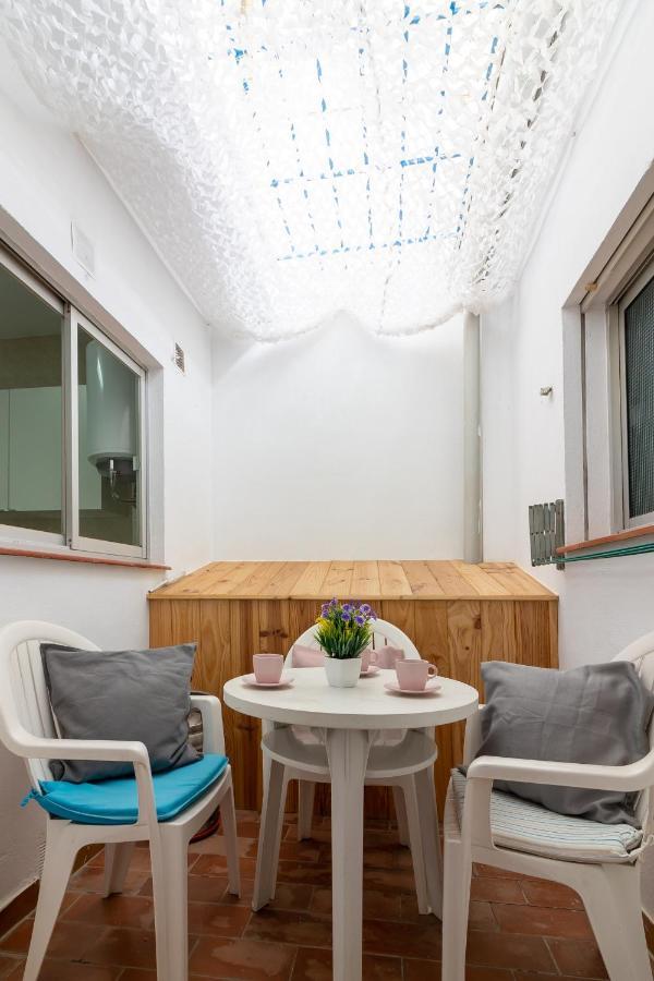 Sea & Wave Pedregalejo Beach Apartment مالقة المظهر الخارجي الصورة