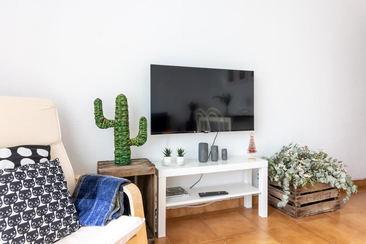 Sea & Wave Pedregalejo Beach Apartment مالقة المظهر الخارجي الصورة