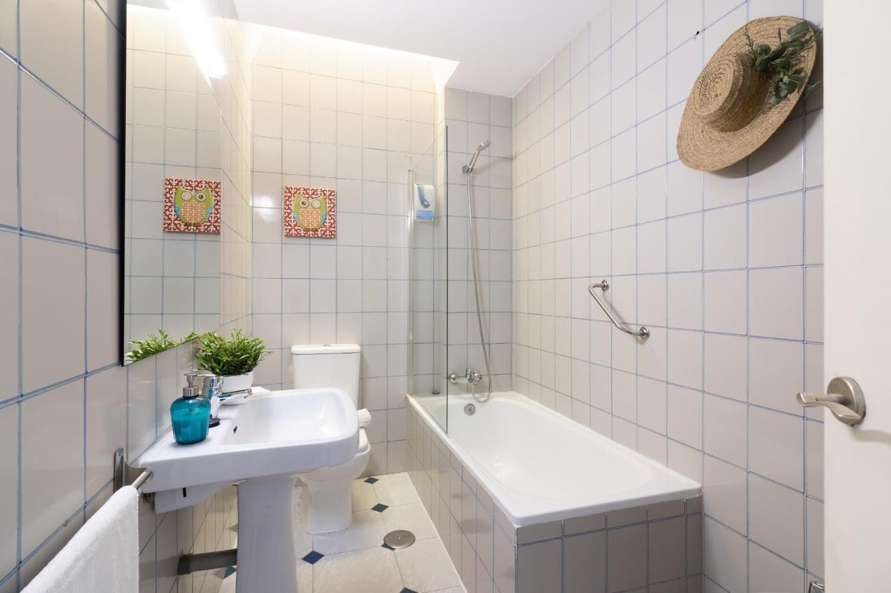 Sea & Wave Pedregalejo Beach Apartment مالقة المظهر الخارجي الصورة